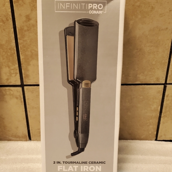 Infiniti Pro Conair 2 IN. Tourmaline Ceramic Flat Iron. - Picture 1 of 6